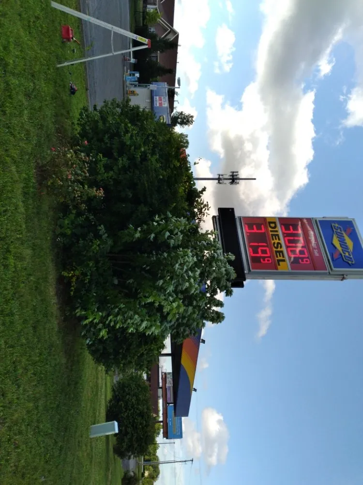 Professional landscape design experts serving Columbus, OH - Hunt & Son's Lawn Maintenance