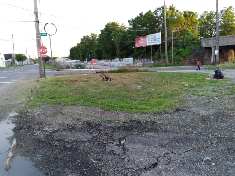 Expert garden landscaping in Columbus, OH - Hunt & Son's Lawn Maintenance