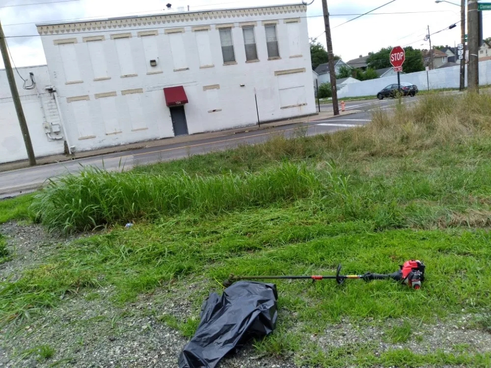 Custom lawn care service for beautiful yards in Columbus, OH by Hunt & Son's Lawn Maintenance