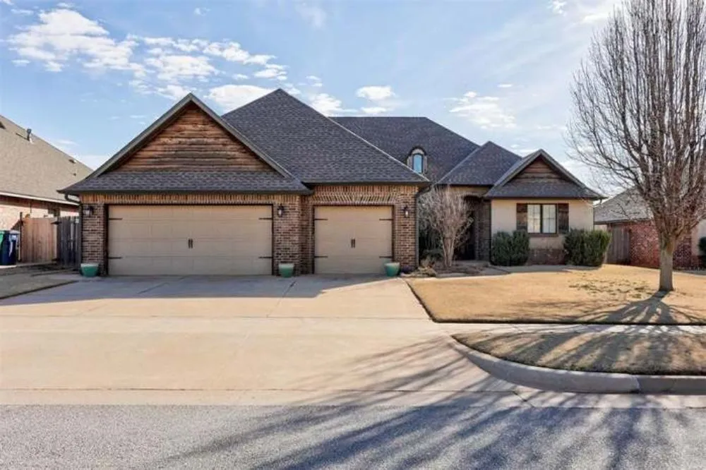 Local garden landscaping for residential properties across Killeen, TX - Hunt Landscaping