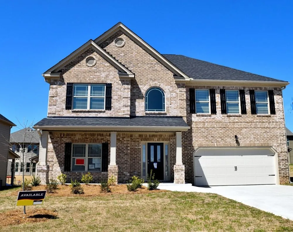 Top-rated outdoor landscaping for year-round maintenance in Killeen, TX by Hunt Landscaping