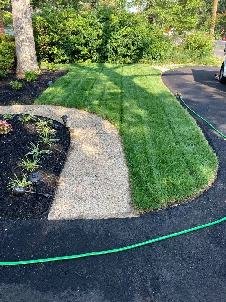 Expert lawn mowing service in Richmond, VA - Hunter Green Lawn Solutions