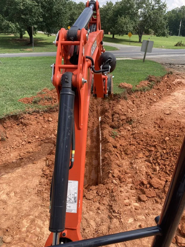 Local lawn care service with custom design in Charlotte, NC by Hunter Grounds Construction