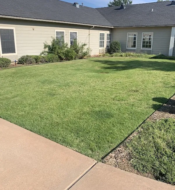 Reliable lawn care service experts serving Edmond, OK - Hunter Lawn Services