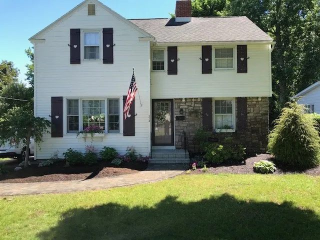 Reliable lawn mowing service experts serving East Syracuse, NY - Hunter Springs Landscape Artisans