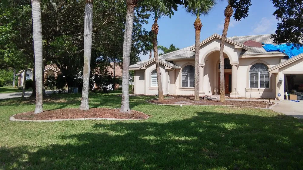 Custom yard cleanup service for beautiful yards across Clearwater, FL - Hunter's Landscaping & Lawn Maintenance