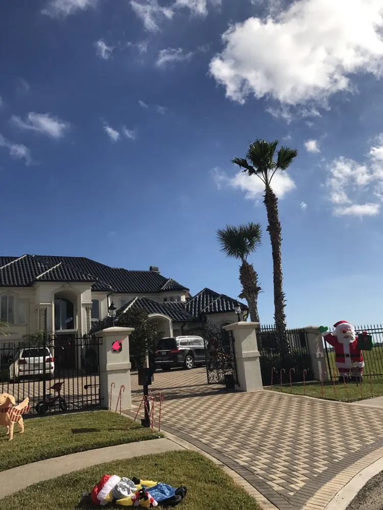 Trusted landscape installation for homes across Dickinson, TX - Hunter's Tree Service