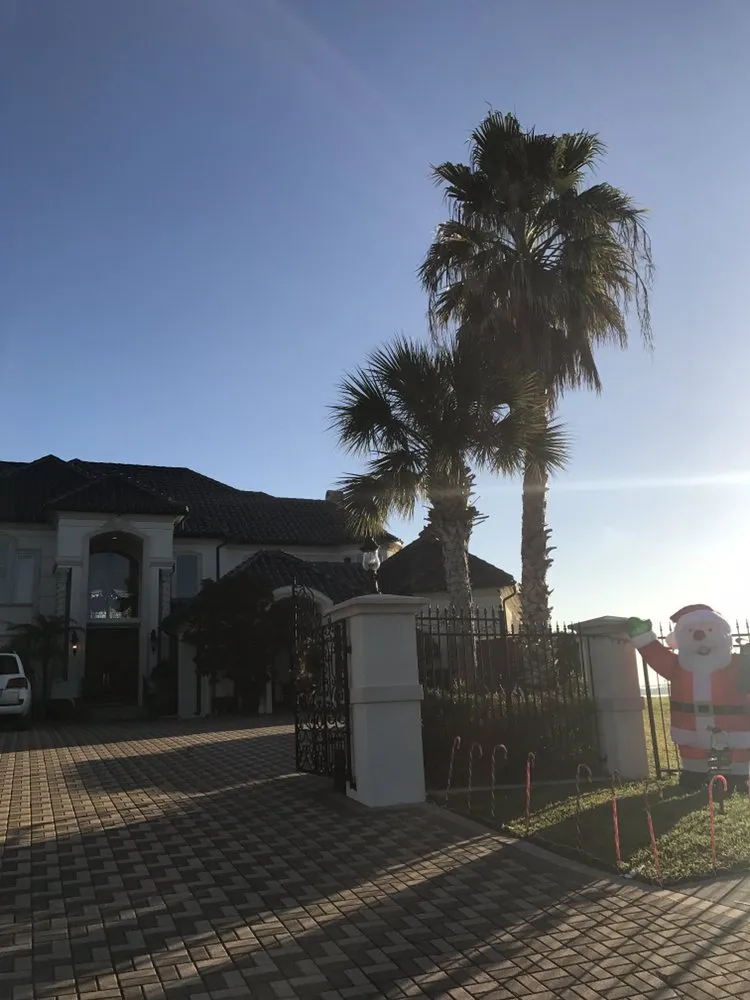 Custom yard cleanup service for outdoor upgrades across Dickinson, TX - Hunter's Tree Service