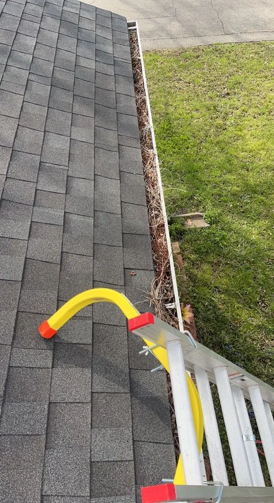 Top-rated yard cleanup service experts serving Topeka, KS - Hunter's Yard Maintenance