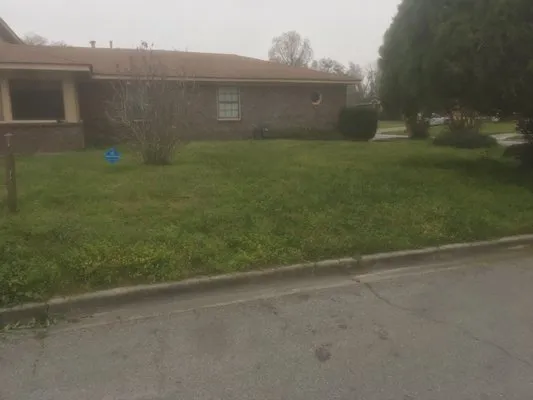 Huntley Lawn Care Logo