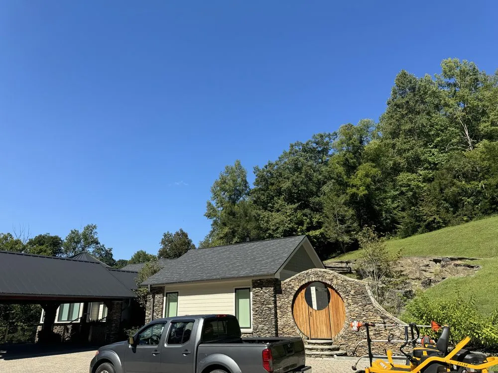 Affordable yard maintenance in Pigeon Forge, TN by Hunts Green Care