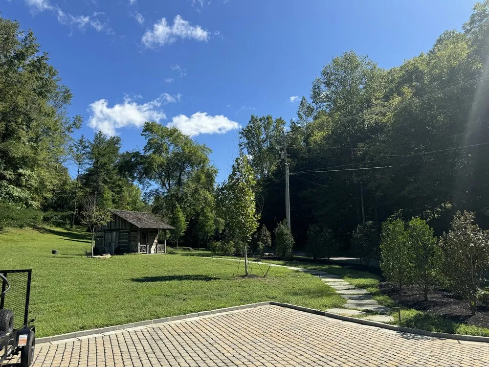 Affordable lawn care service experts serving Pigeon Forge, TN - Hunts Green Care