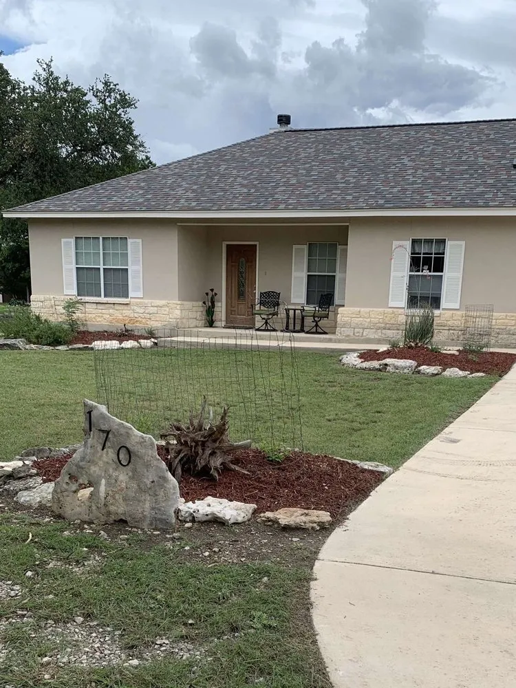 Local lawn care service experts serving Canyon Lake, TX - Hunts Lakeside Services