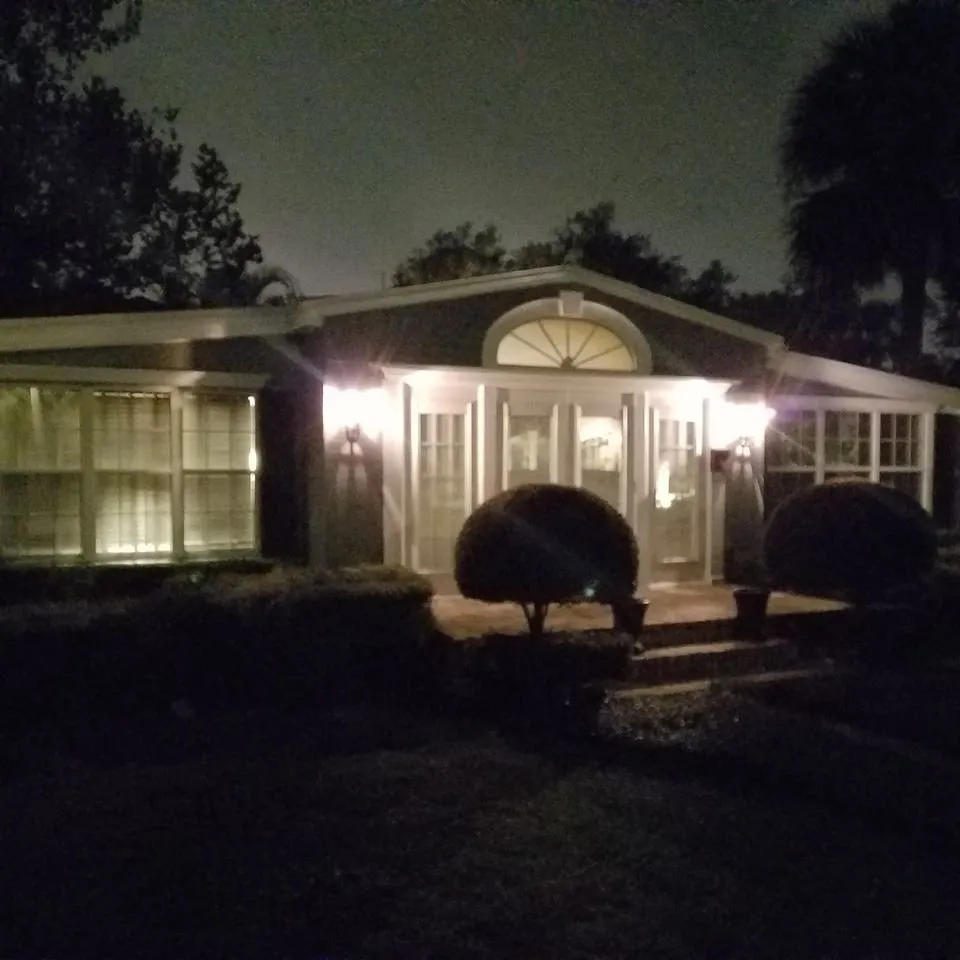 Expert garden landscaping for beautiful yards in Zellwood, FL by Hunt's Sodding & Landscaping