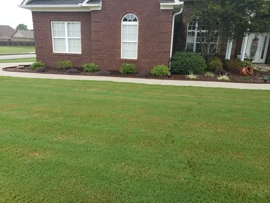 Huntsville Executive Lawn Services Logo