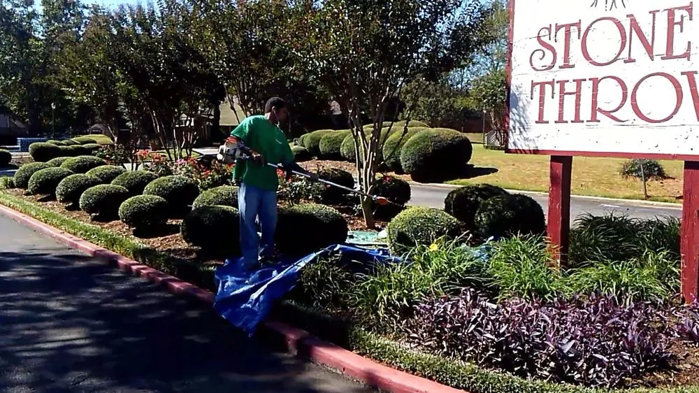 Affordable landscaping services in Huntsville, AL - Huntsville Lawn Care
