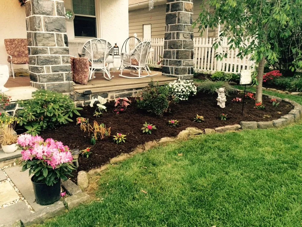 Top-rated yard cleanup service for year-round maintenance in Newtown Sq, PA by Hurley2o