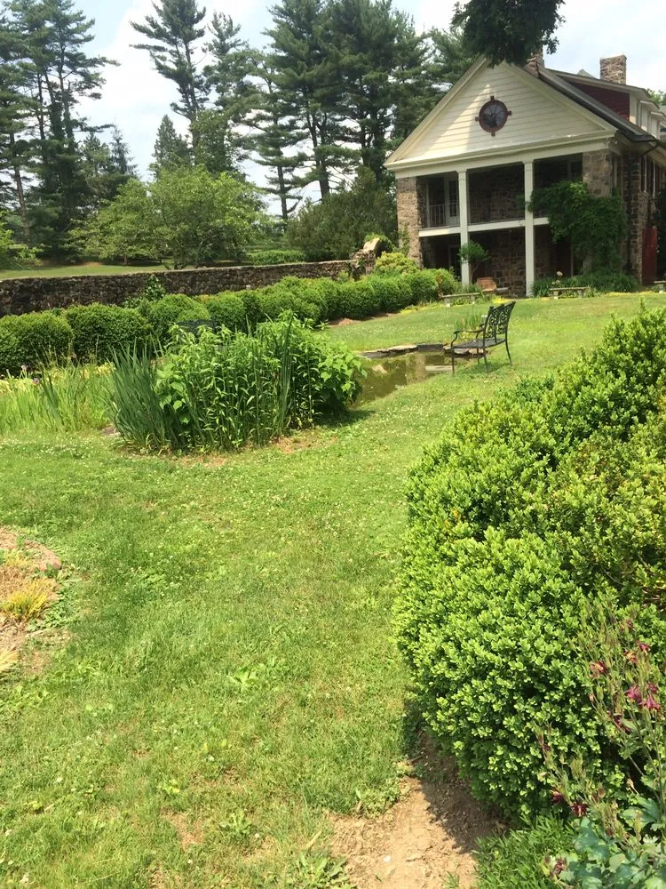 Expert yard cleanup service for residential properties across Newtown Sq, PA - Hurley2o
