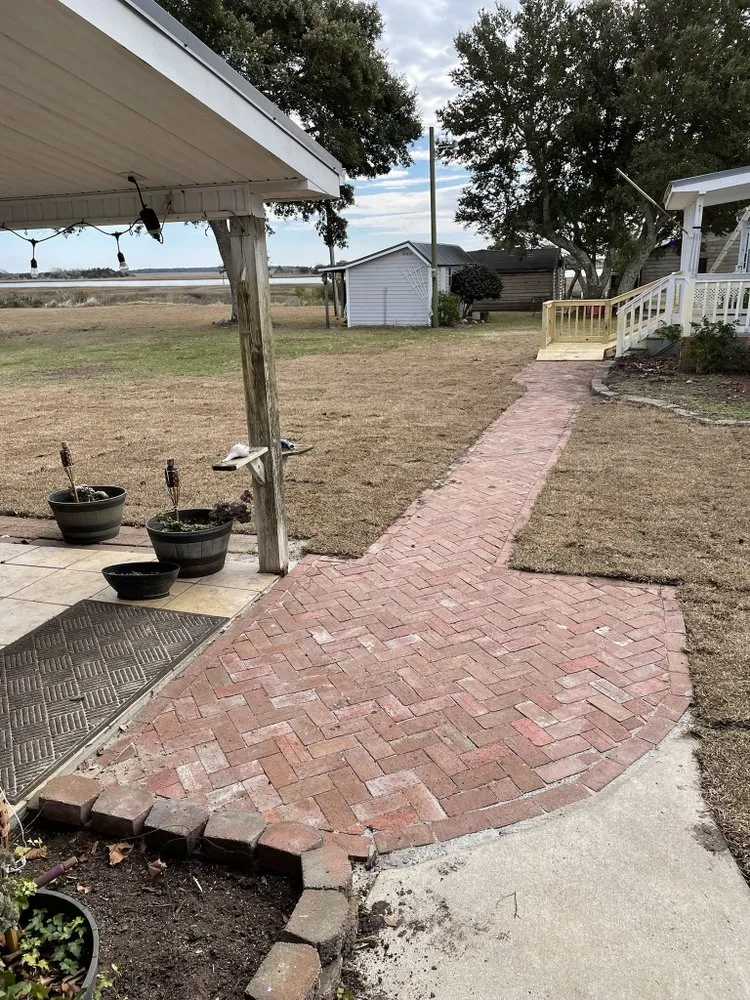 Top-rated garden landscaping in Hubert, NC by Hurst Lawn Care