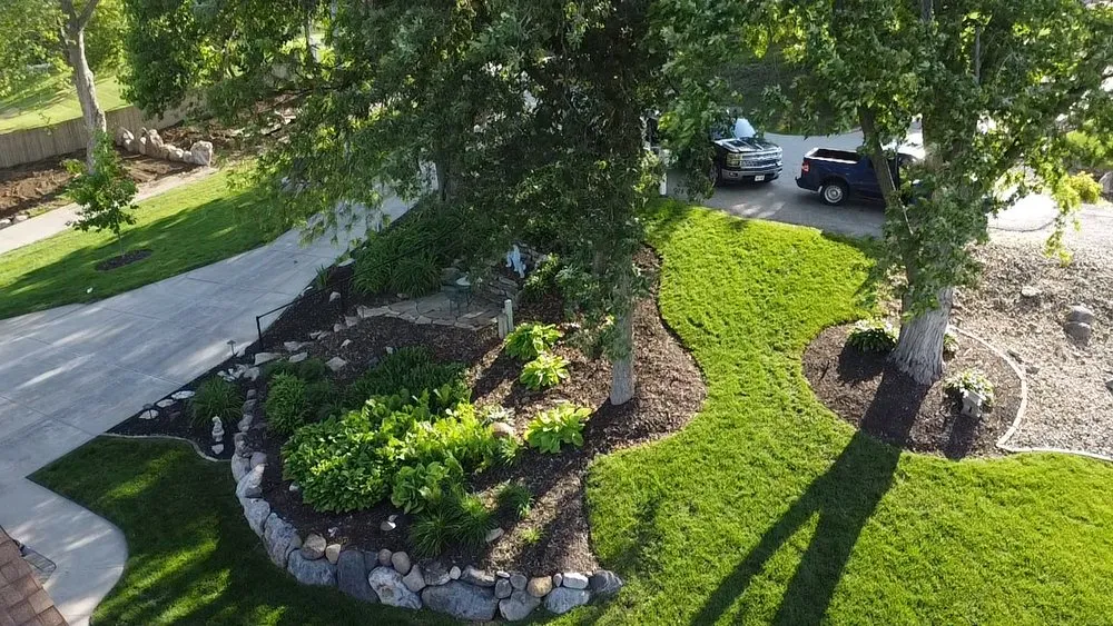 Expert lawn mowing service near you in Bellevue, NE by Husker Horticulture