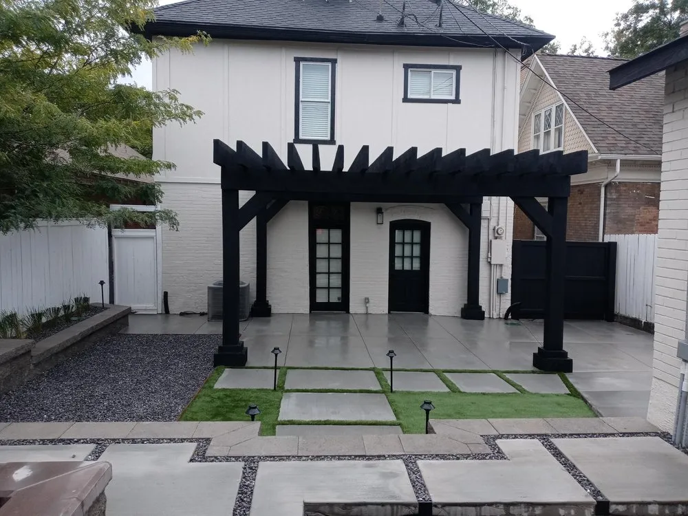 Custom landscaping services for beautiful yards in Bluffdale, UT by Huskie'z Landscaping