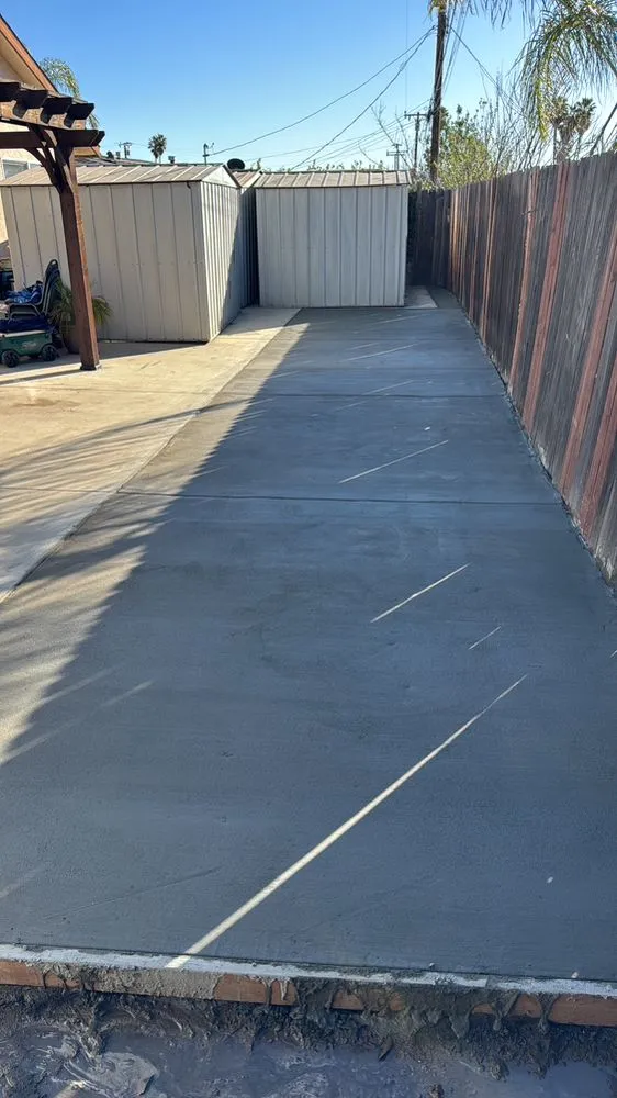 Top-rated garden landscaping for homes in Hesperia, CA by Husky Concrete Renoval