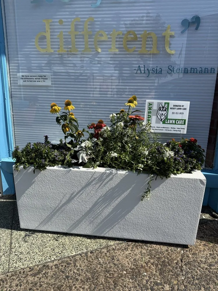 Local yard maintenance in Fair Lawn, NJ by Husky Lawn Care