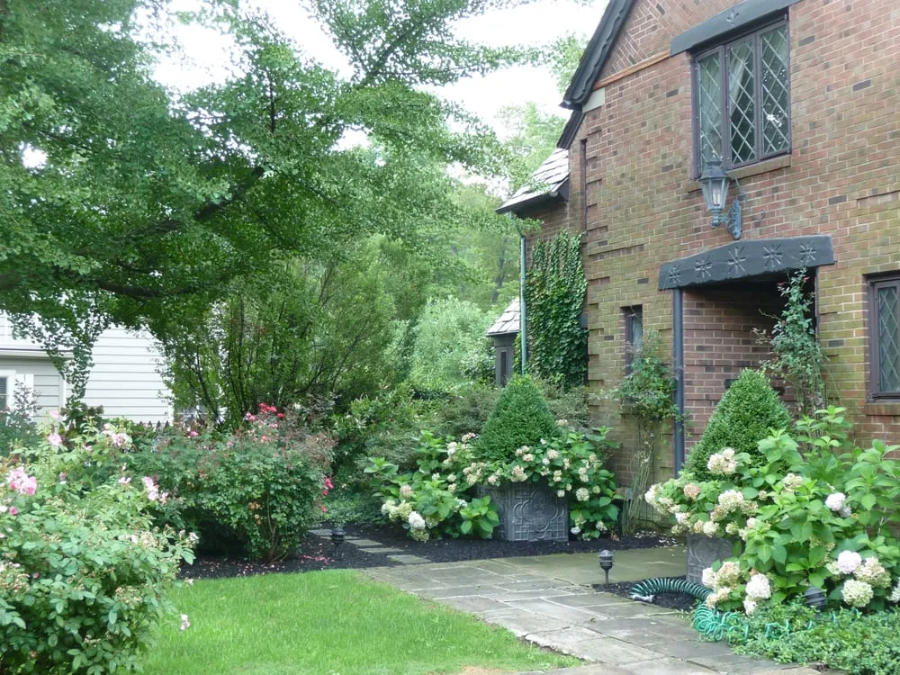 Reliable landscaping services experts serving Columbia Station, OH - Husney's Landscape & Irrigation
