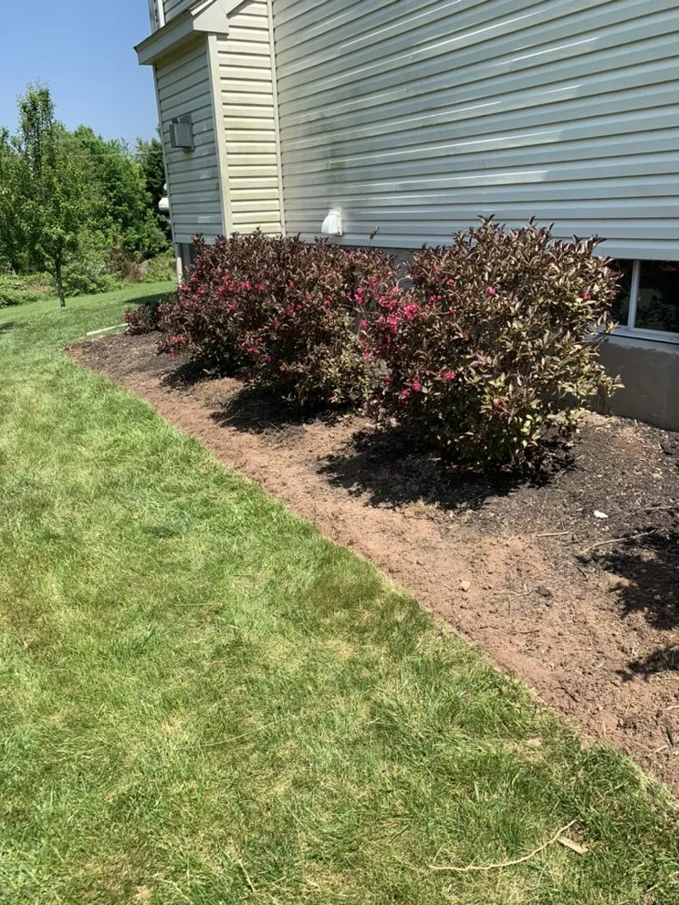 Affordable garden landscaping for beautiful yards across Douglassville, PA - Hustle Lawn And Landscaping