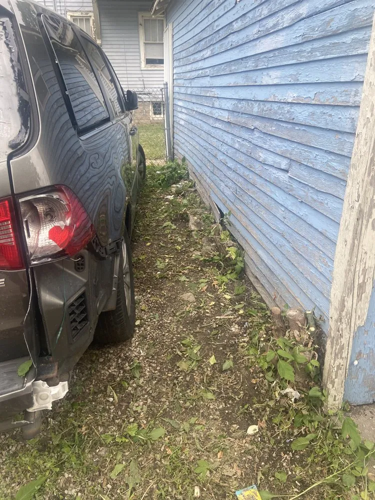 Professional yard maintenance in Milwaukee, WI by Hustlin Handy Handz