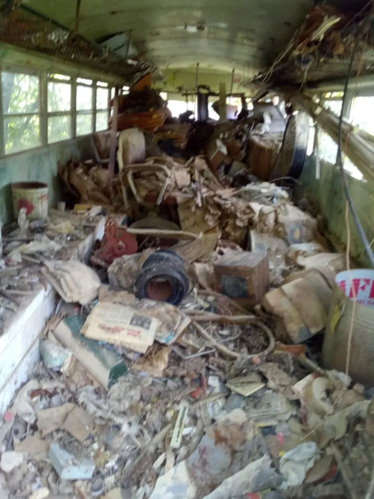 Professional yard maintenance in Denham Springs, LA by Hustling Hard