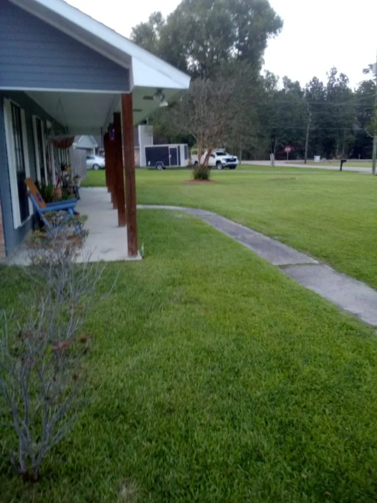 Reliable garden landscaping for residential properties in Denham Springs, LA by Hustling Hard