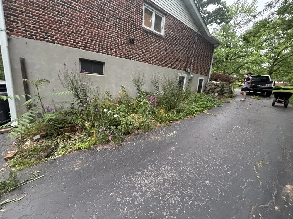 Custom landscaping services in Saint Louis, MO - Hutchison Brothers Lawn Care