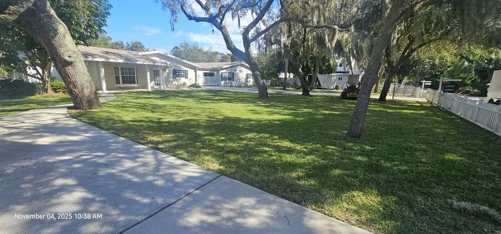Top-rated yard maintenance near you in Melbourne, FL by Hutker Property Solutions