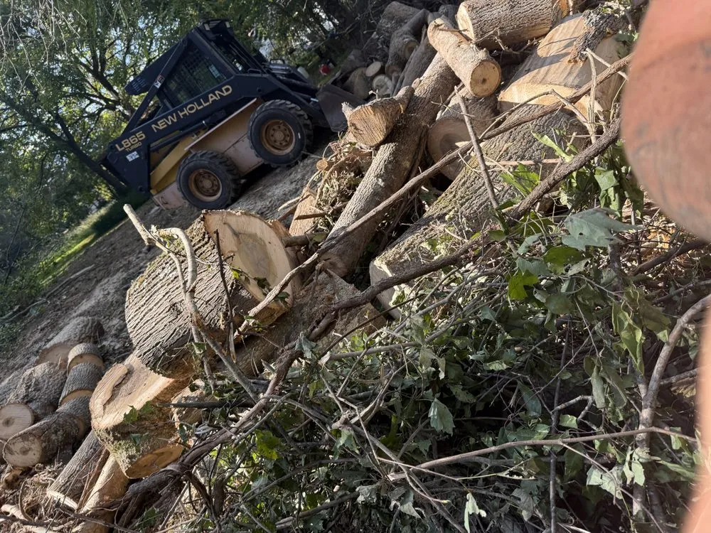 Trusted lawn mowing service experts serving Kingsport, TN - Hutsons Landscaping