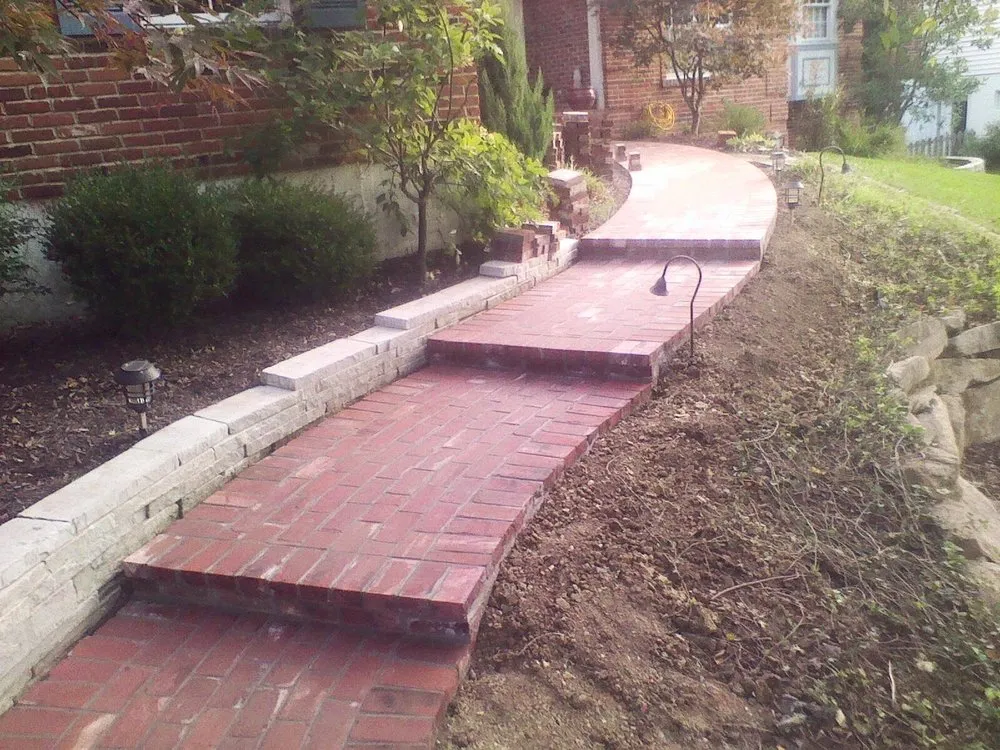 Reliable yard maintenance experts serving St. Louis, MO - HVOLandscapingDesing