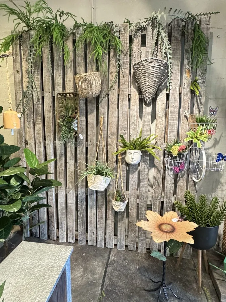 Professional garden landscaping in Charleston, SC by Hyams Garden & Accent Store