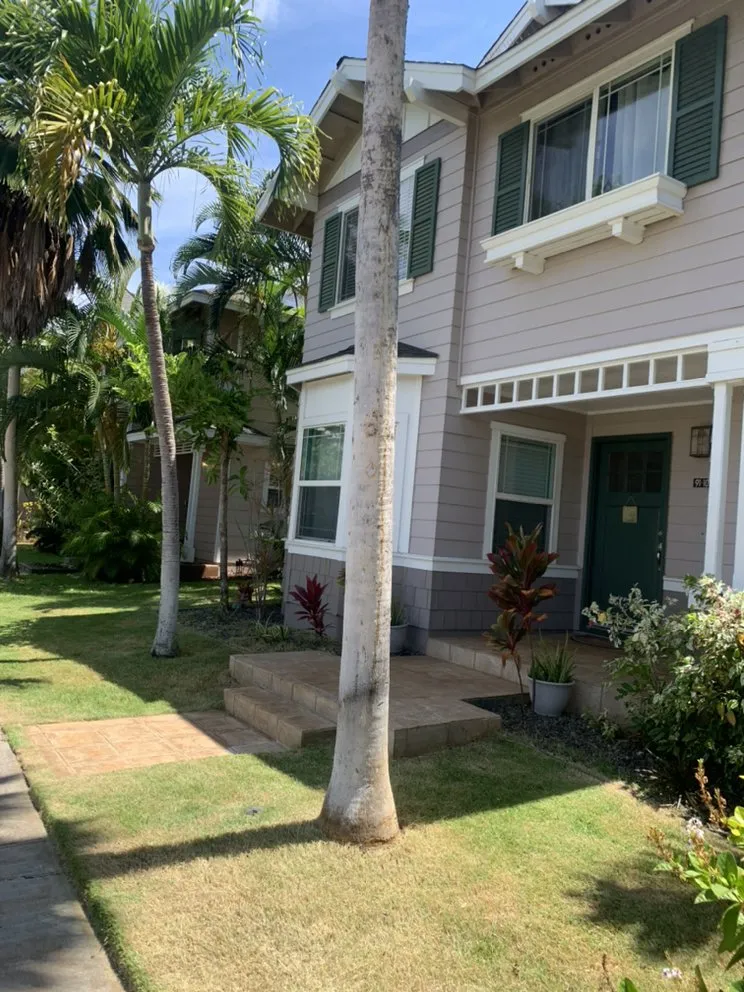 Professional yard cleanup service for beautiful yards in Honolulu, HI by Hybrid Sons Lawn Care & Maintenance