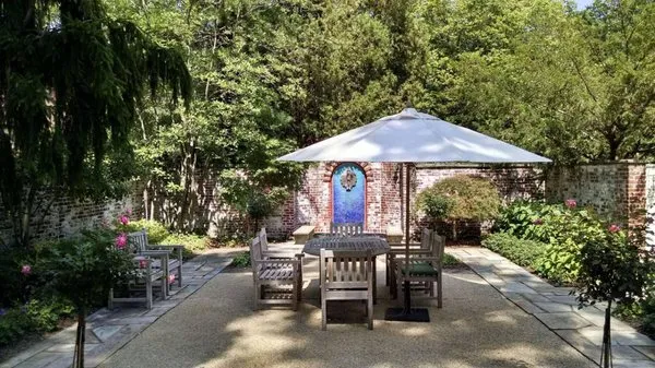 Hyde Park Landscape & Tree Service Logo