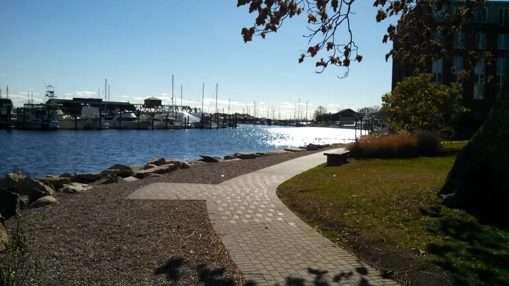 Top-rated garden landscaping experts serving Norwich, CT - Hyde Park Landscape