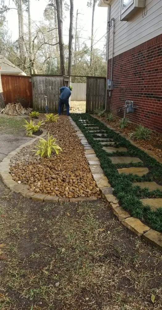 Expert lawn care service in Conroe, TX - HydroZones