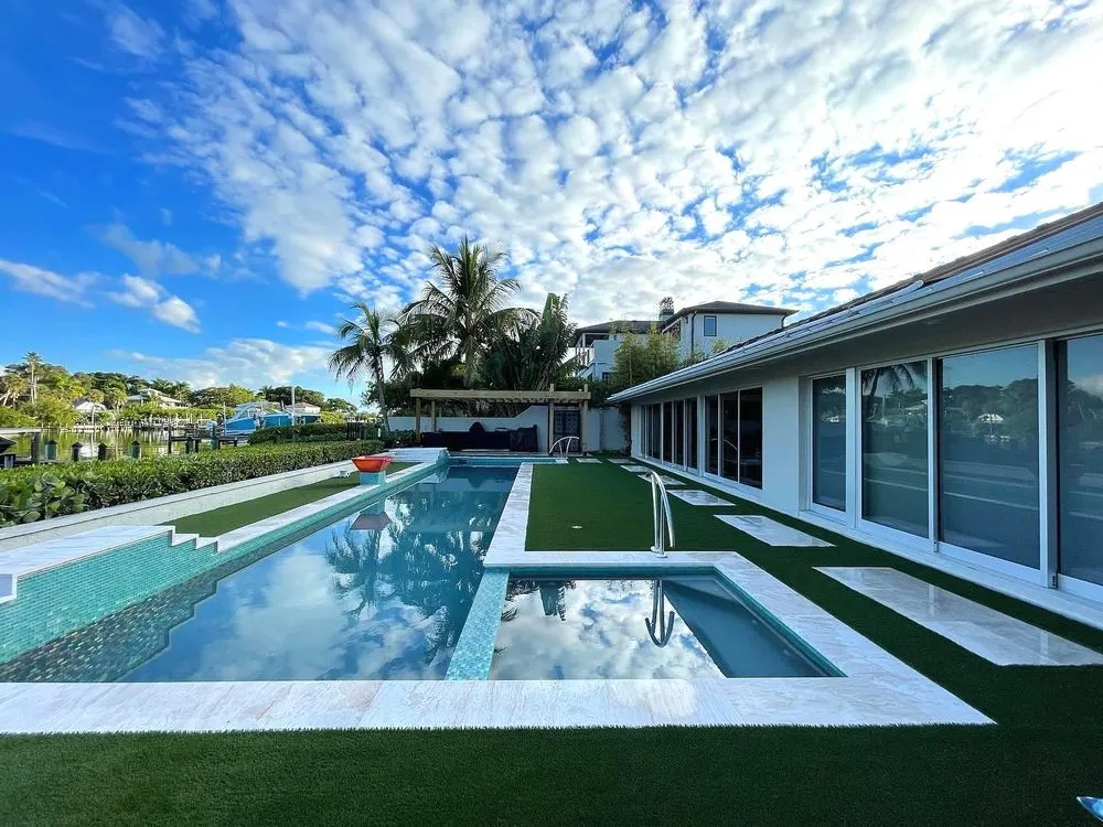 Reliable garden landscaping for year-round maintenance in Gainesville, FL by Hyer Quality Hardscape & Turf