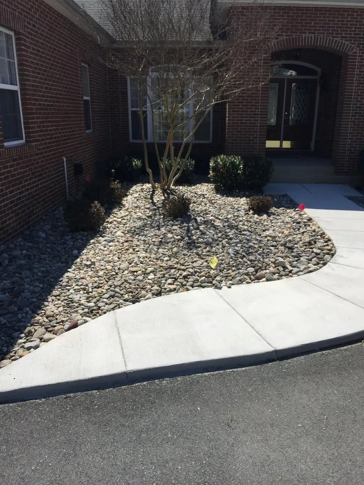 Reliable residential landscaping near you in Mechanicsville, MD by Hyper Landscaping and Design
