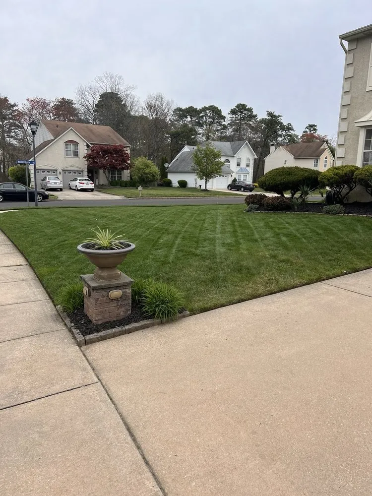 Expert garden landscaping in Ventnor City, NJ - I & C Lawn And Landscape
