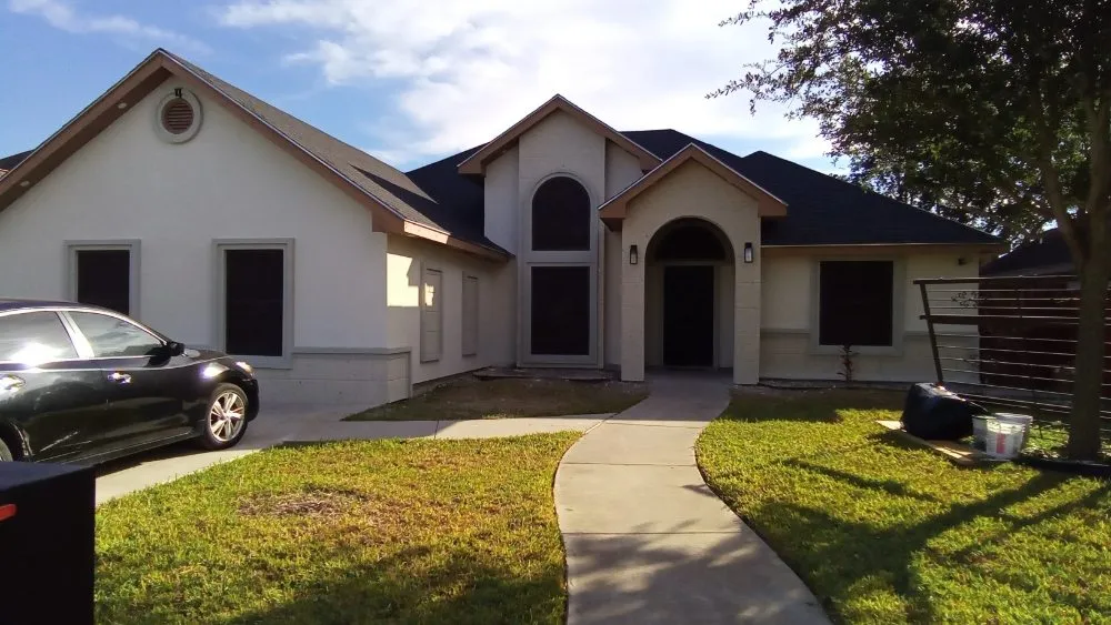 Reliable lawn care service for year-round maintenance across Edinburg, TX - I & M Construction