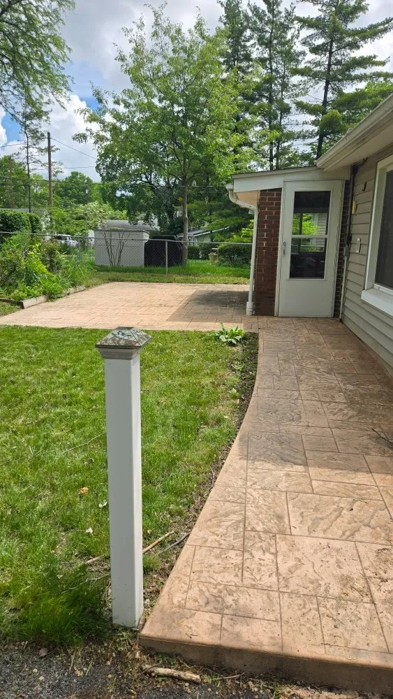 Local residential landscaping near you across Upper Arlington, OH - I & M Transport