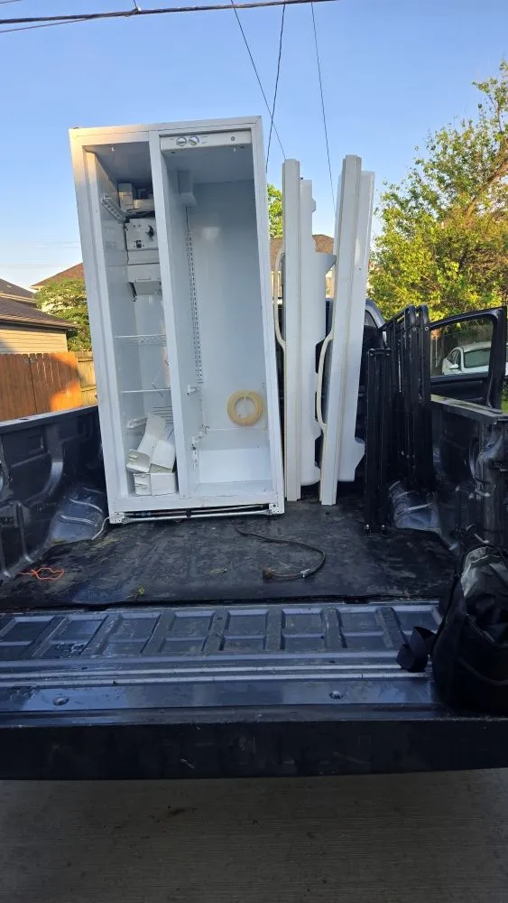 Custom outdoor landscaping experts serving Upper Arlington, OH - I & M Transport