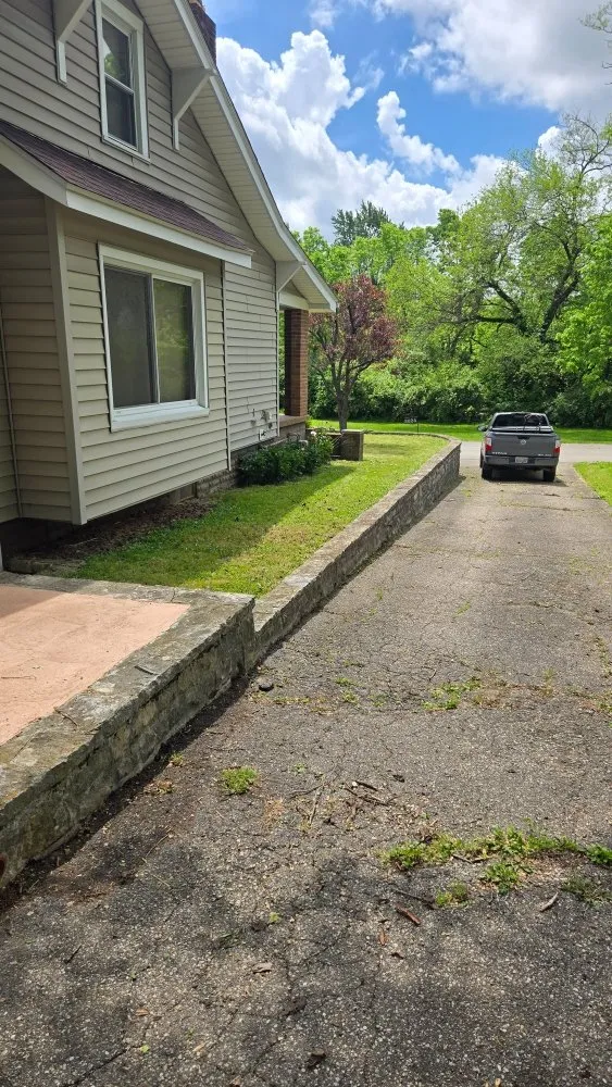 Trusted yard maintenance experts serving Upper Arlington, OH - I & M Transport