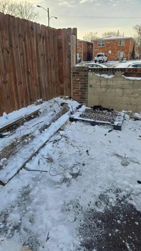 Professional yard maintenance in Upper Arlington, OH - I & M Transport