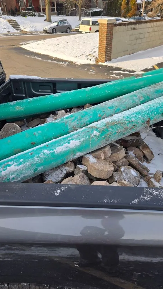 Custom lawn mowing service in Upper Arlington, OH by I & M Transport